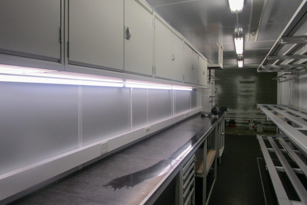 40ft container with work surface